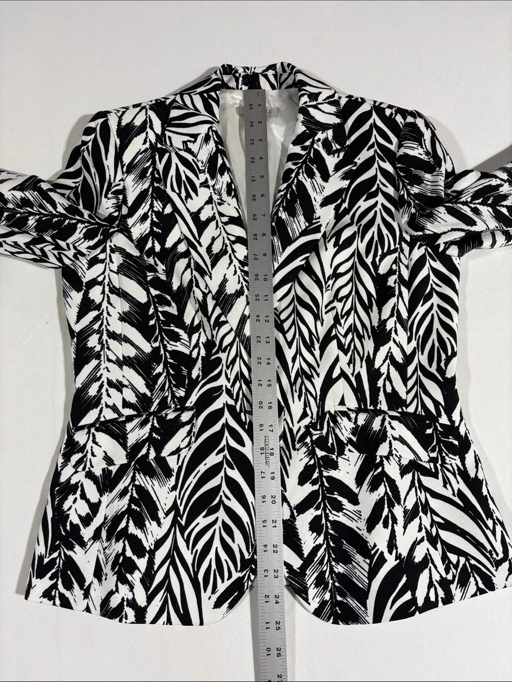 Roz & Ali Leaf-Print Blazer size 6 NWT